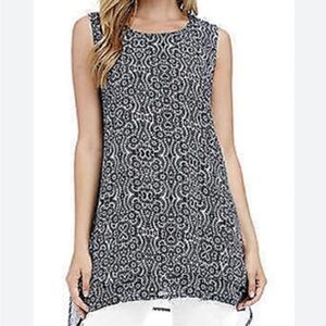 Sleeveless Black and White Patterned Top